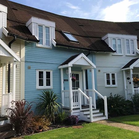 Nyhavn Lakeside Cottage ไซเร็นเซสเตอร์ ภายนอก รูปภาพ