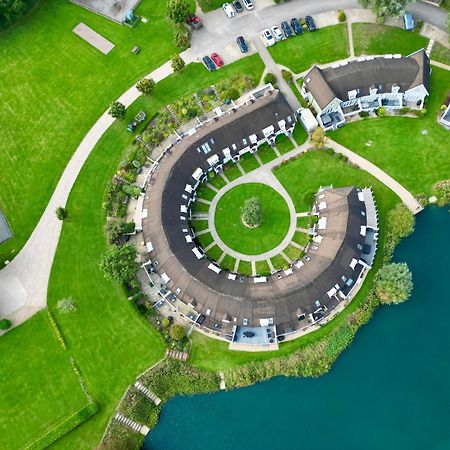 Nyhavn Lakeside Cottage ไซเร็นเซสเตอร์ ภายนอก รูปภาพ