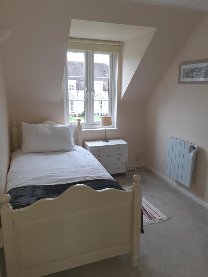 Nyhavn Lakeside Cottage ไซเร็นเซสเตอร์ ภายนอก รูปภาพ